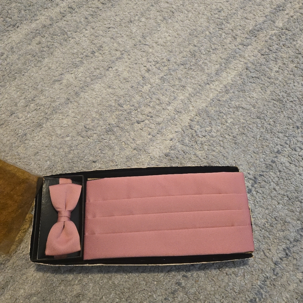 Vintage Neil Allyn Cummerbund & Bow Tie Set